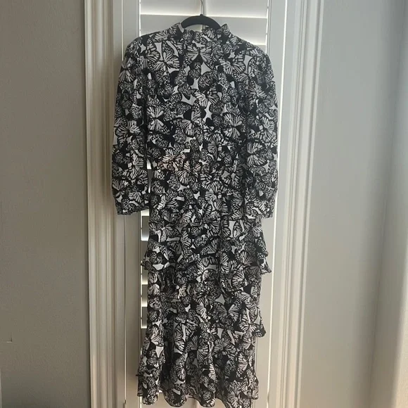 black and white butterfly dress Black & White Butterfly Embroidered Dress with Contrast Sleeves – Jolly  Vintage main image 0